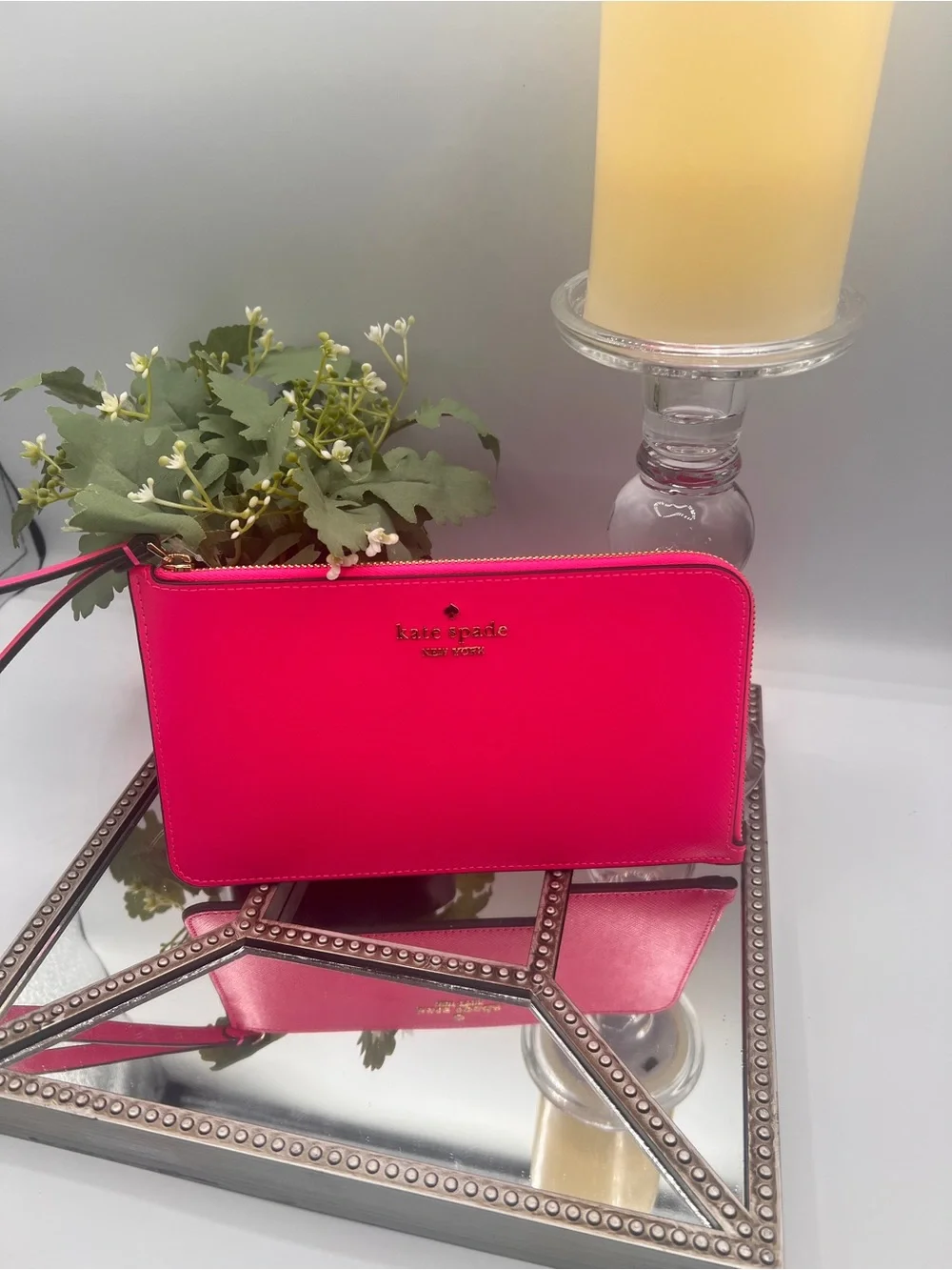 Kate Spade NWT Lucy Wristlet - Pink